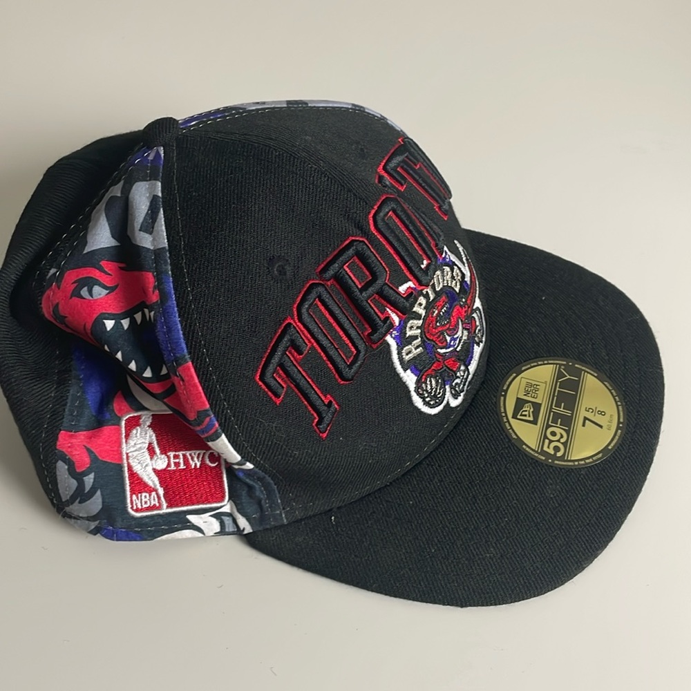 NBA Toronto Raptors Snapback- XL -size 7-5/8 (24 inches)